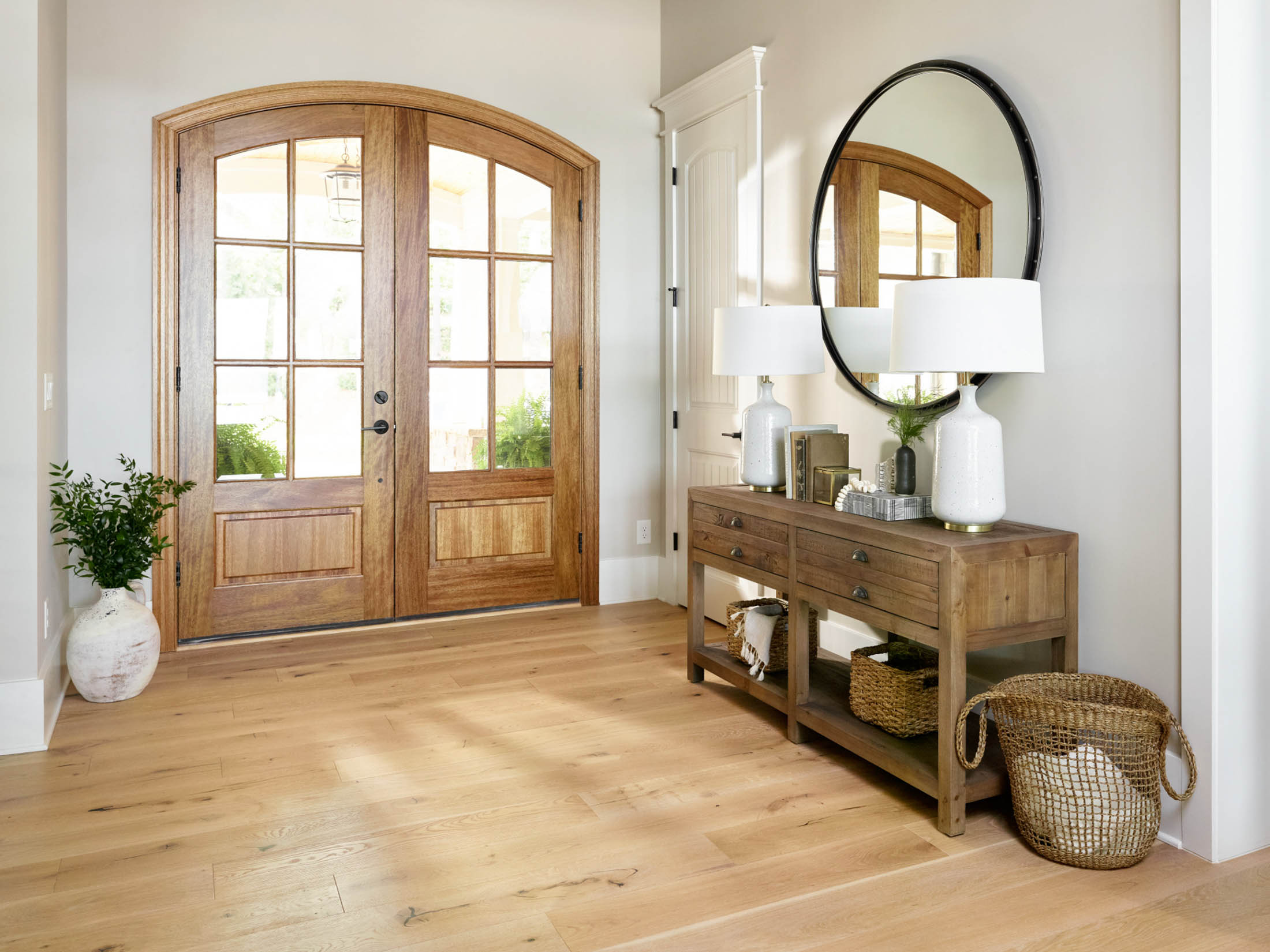 hardwood - CastlewoodOak-SW485-00146-Tapestry-EntryWay-2U252-H